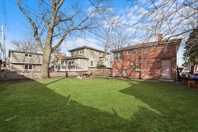 Building Photo - 69 E Quincy-2