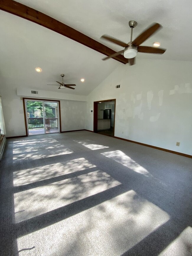 Building Photo - Beautiful Elizabeth River Home