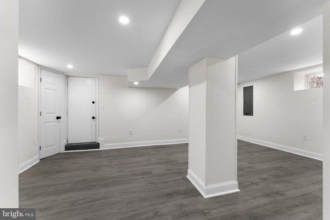 Building Photo - 509 McCabe Ave