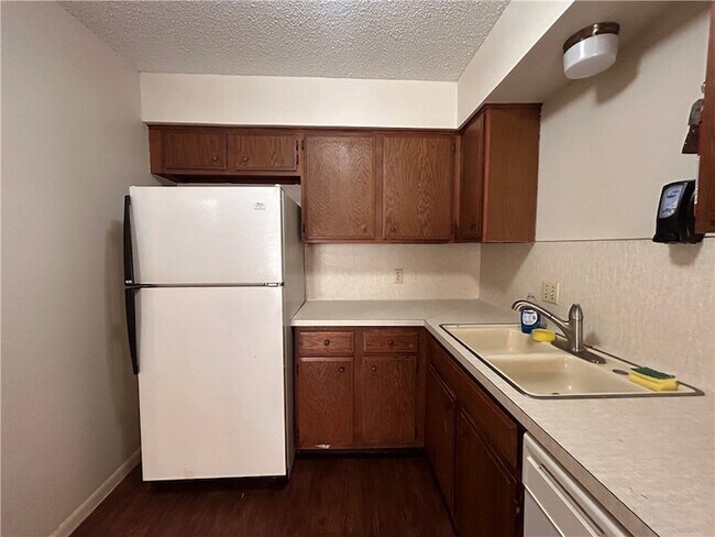 Building Photo - 4217 Acushnet Dr