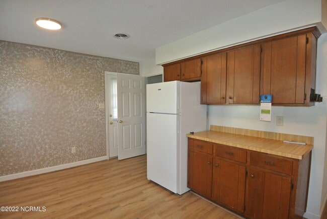 Building Photo - 1305 Stallings Pkwy