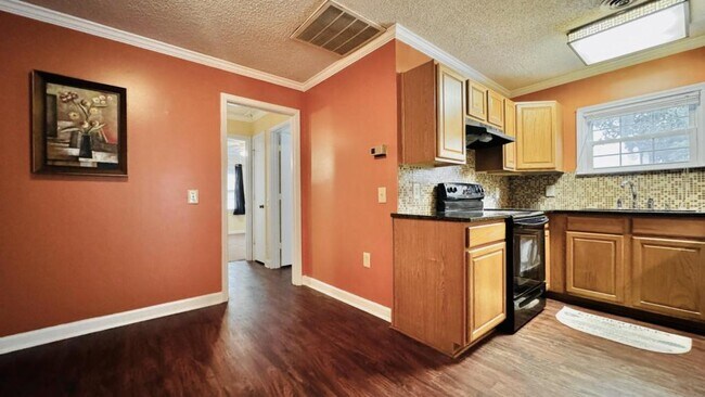 Building Photo - 1410 W Avondale Dr