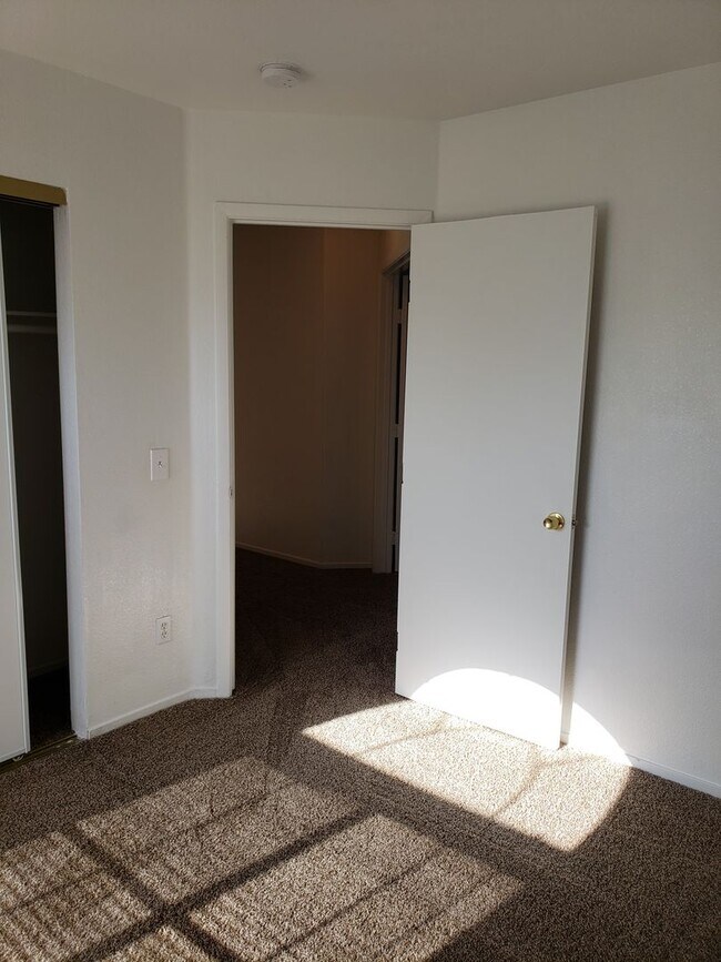 Building Photo - ADORABLE 2 STORY CORNER HOME