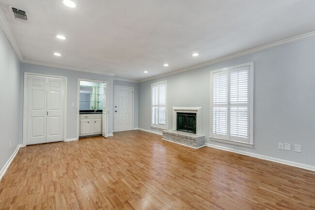 Building Photo - 2-BEDROOM, 2-BATHROOM CONDOMINIUM AT FARMINGTON COMMONS