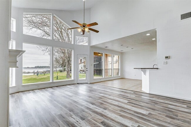 Building Photo - 14527 Clipper Cir Dr