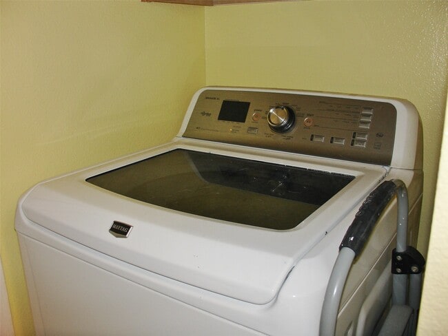 Building Photo - 106 Vista Way