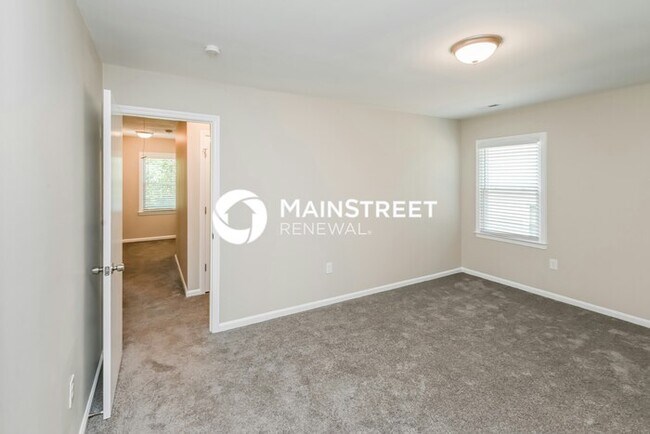 Building Photo - 4 Bedroom Pet-Friendly Home in Charlotte, ...