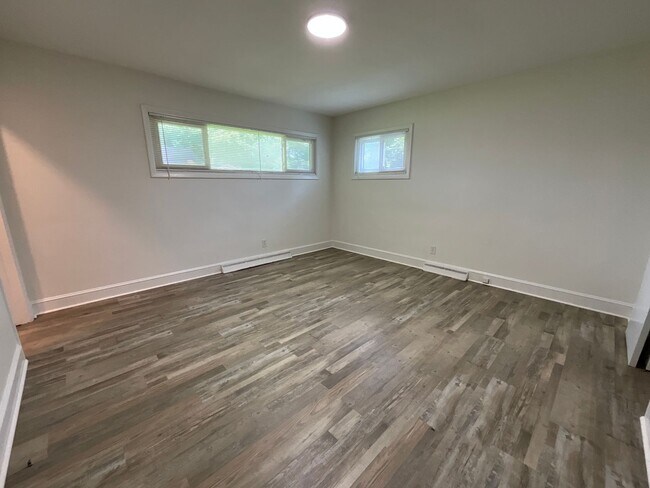 Building Photo - 4026 Sedgewood Ln