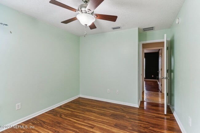 Building Photo - 14018 Fish Eagle Dr E
