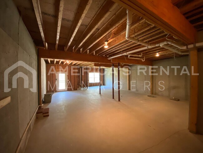 Building Photo - 4230 Lochshire Ln