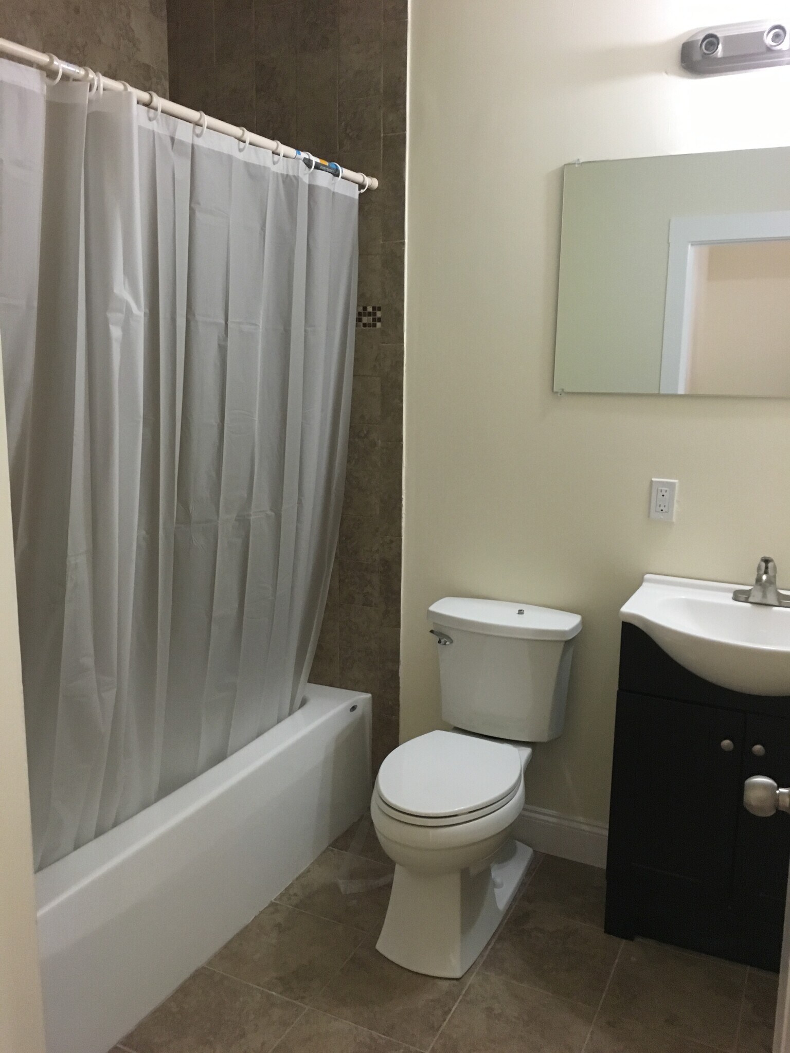 Building Photo - 785-787 Broadway Street