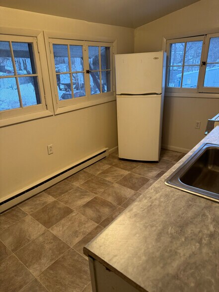 Building Photo - 281-283-283 Main St