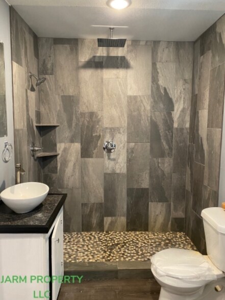 Primary Photo - 2211 King St