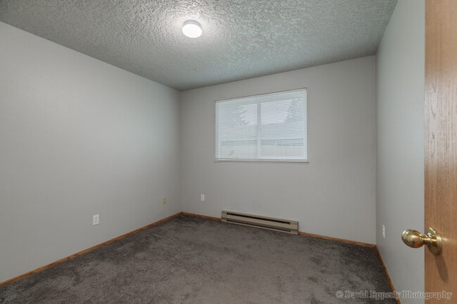 Building Photo - 33333 Mountain Way