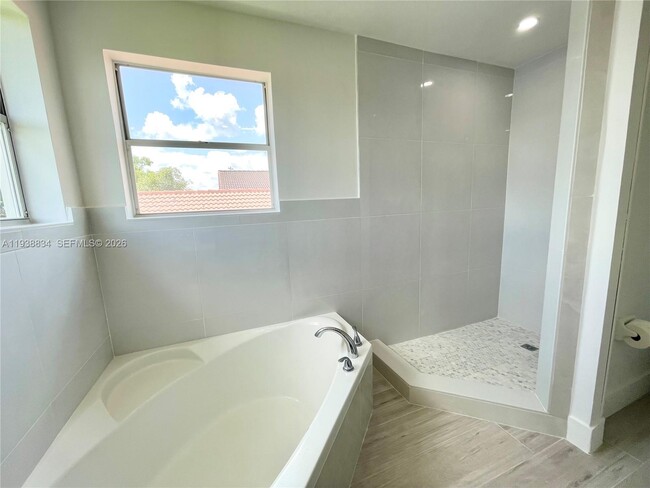 Building Photo - 239 NW 107th Ave