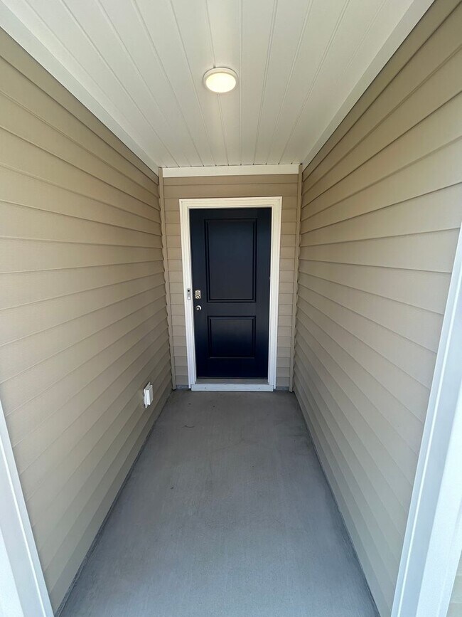 Building Photo - JULY SPECIAL!! $200.00 OFF YOUR FIRST 2 MO...
