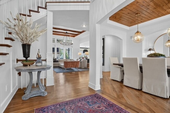 Building Photo - Luxury 5 Bed | 4.5 Bath Home | Flexible Leasing Options: 3+ Month & Long-Term Lease Options | Ful...