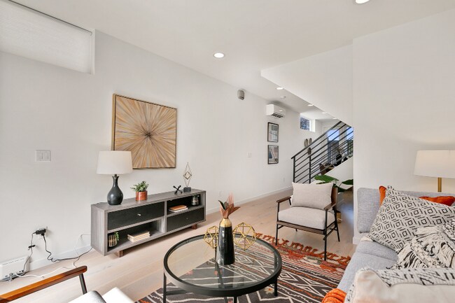 Building Photo - 114A 20th Ave