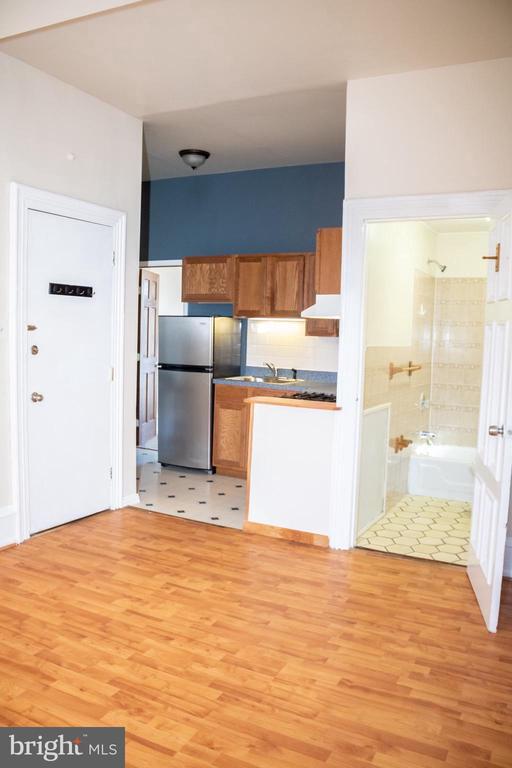 Building Photo - 2210 E York St