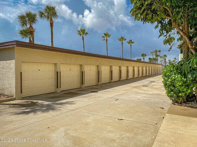 Building Photo - 1465 Jimmy Buffett Mem Hwy