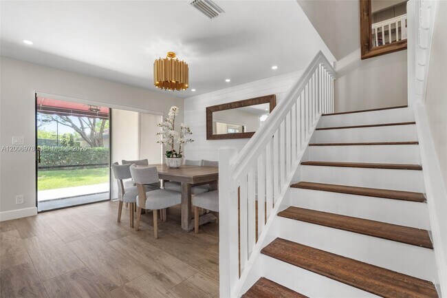 Building Photo - 9161 Vineyard Lake Dr