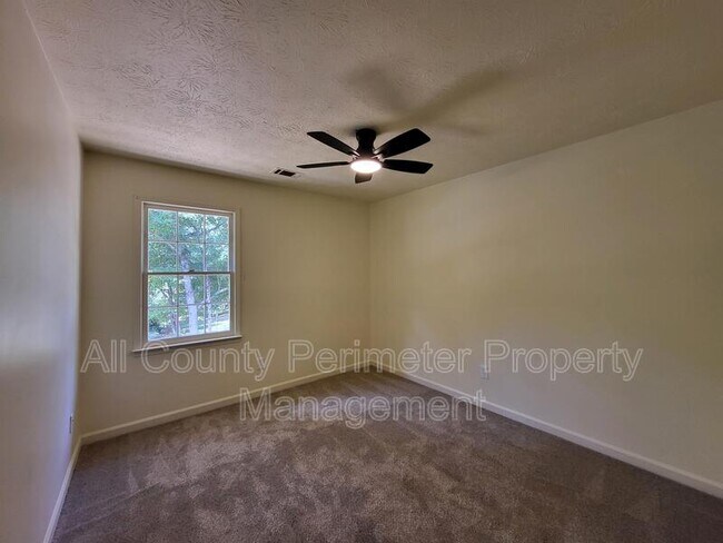 Building Photo - 1920 Shoreline Trace SW