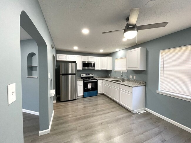 Building Photo - 1285 Linwood Ave