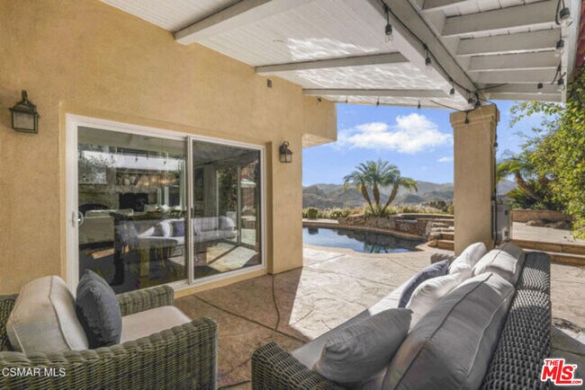 Building Photo - 987 Brookview Ave