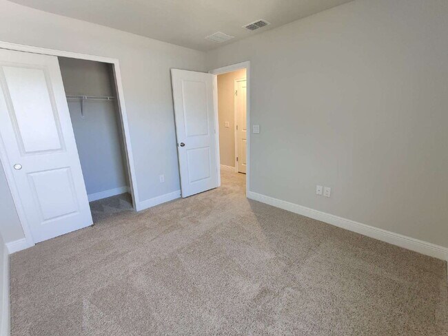 Building Photo - 6008 Grand Sonata Ave