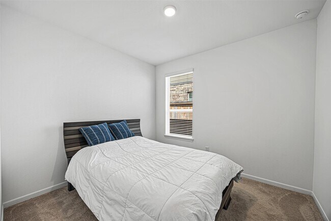 Building Photo - 21127 Dolphin Bay Ln