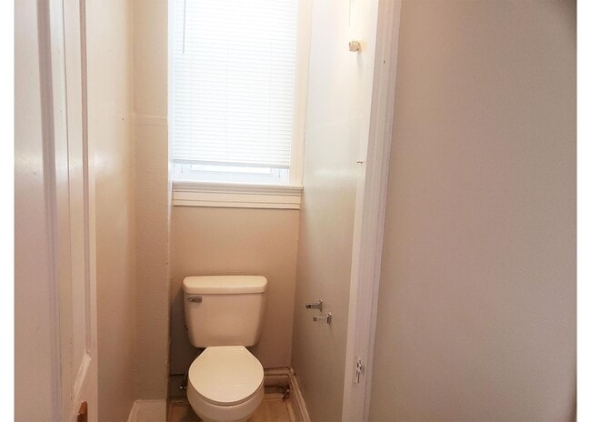 Building Photo - 3218 Bishop St