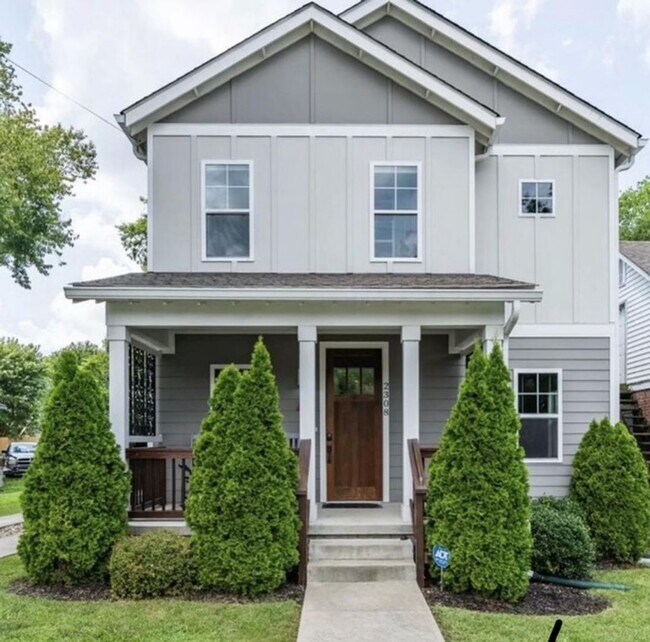 Primary Photo - Beautiful and Spacious 3 Bedroom Home in E...