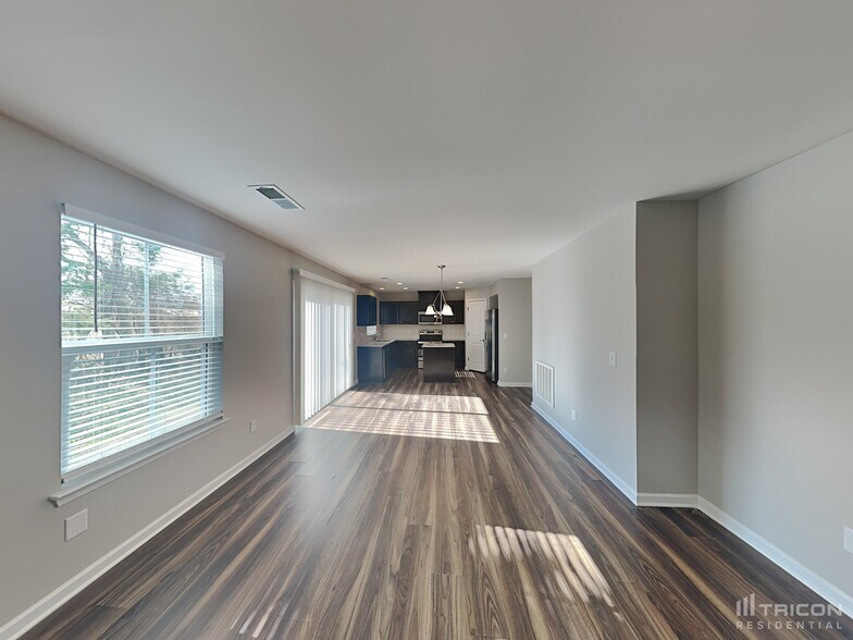 Building Photo - 2240 Pearwick Ct