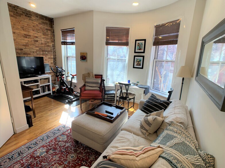 Building Photo - 229 W Canton St