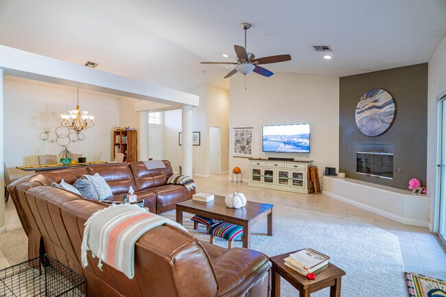 Building Photo - 79120 Canterra Dr