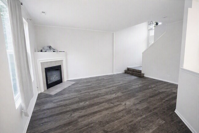 Building Photo - 3224 Bromley Ln