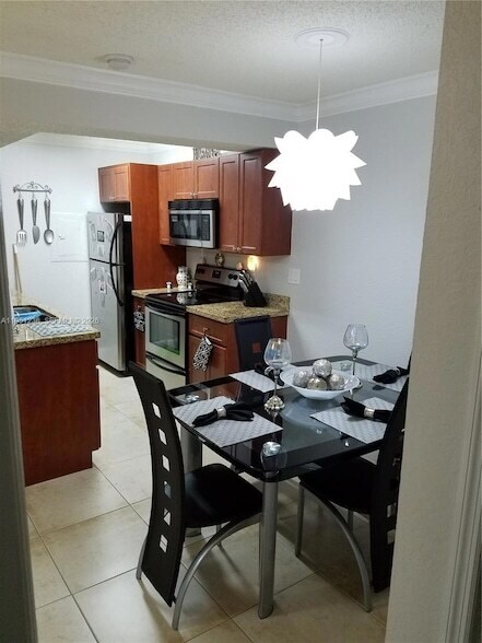 Building Photo - 15570 SW 105th Ln