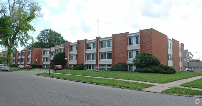 Building Photo - 604 S 35th St