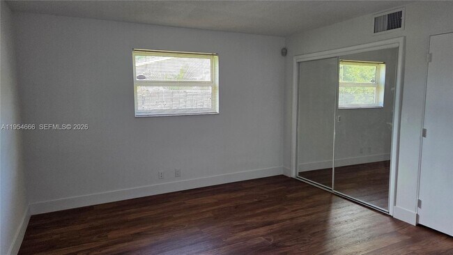 Building Photo - 1245 Coral Ln