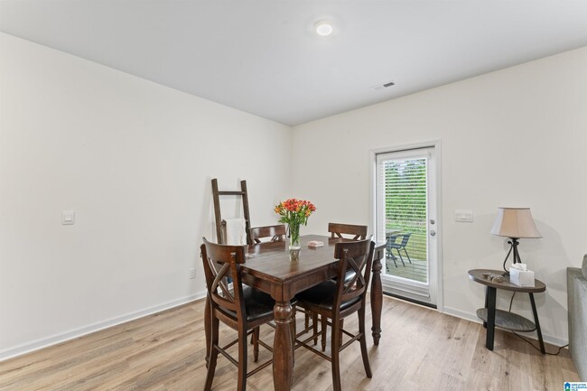 Building Photo - 991 Archers Trail N