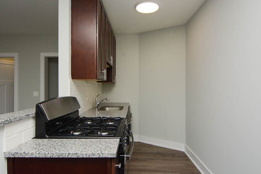 Building Photo - 730 Judson Ave