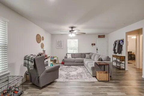 Building Photo - 609 E Willingham St