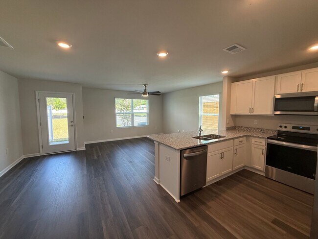 Building Photo - Conway - 3 Bedroom / 2 Bathroom Townhome