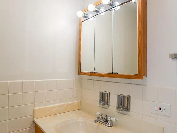 Building Photo - 700 McKinley Ave