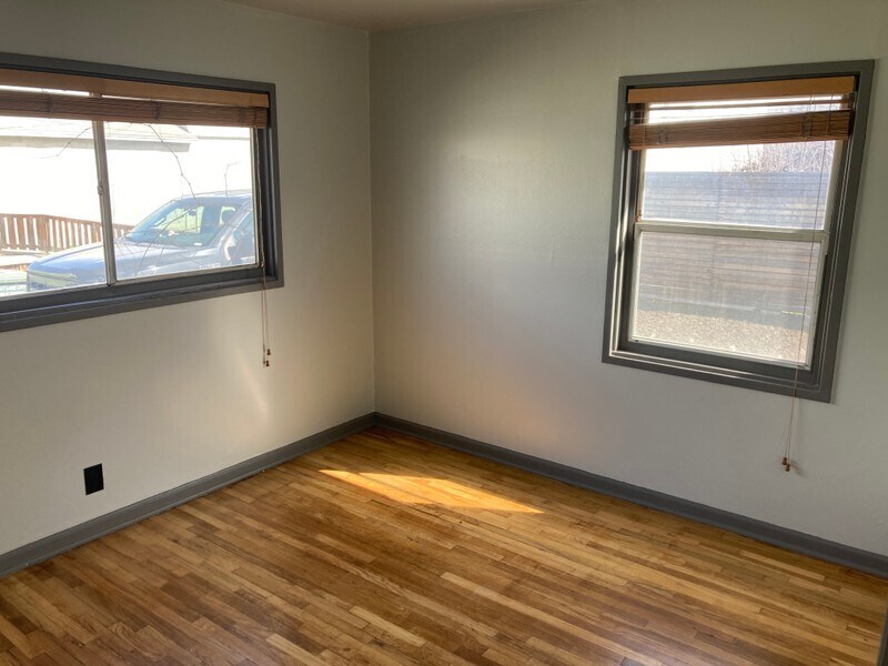 Building Photo - 930 N 1300 W