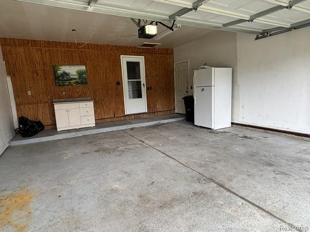 Building Photo - 11853 Plumbrook Rd