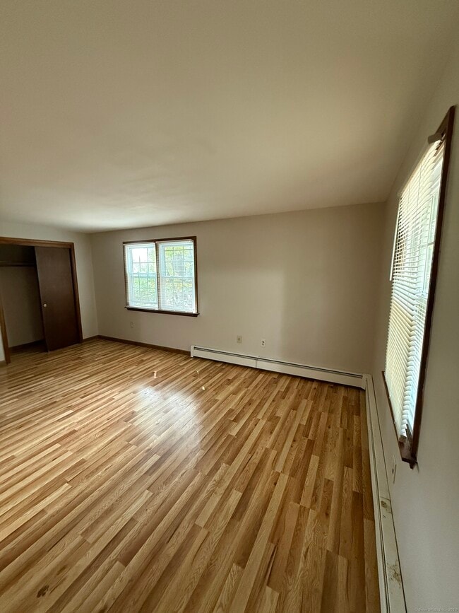 Building Photo - 276 Carriage Way