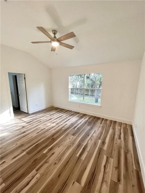 Building Photo - 104 Cowal Dr S