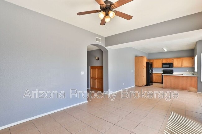 Building Photo - 1653 E Cindy St