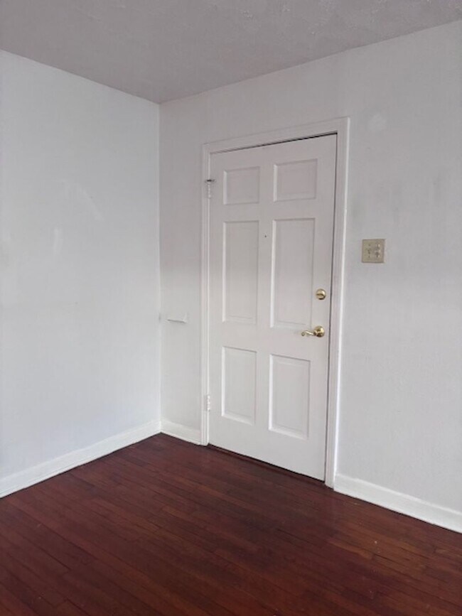 Building Photo - 2707 W Craig